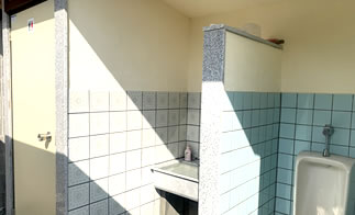 写真：広両谷霊園 トイレ完備